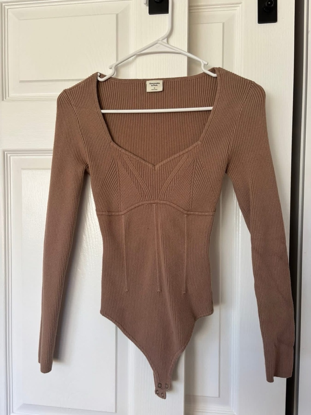 Abercrombie & Fitch Ribbed Long Sleeve Bodysuit tan Brown size small